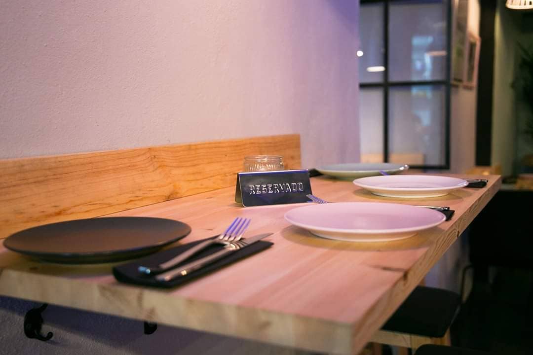 Mesa reservada en el restaurante